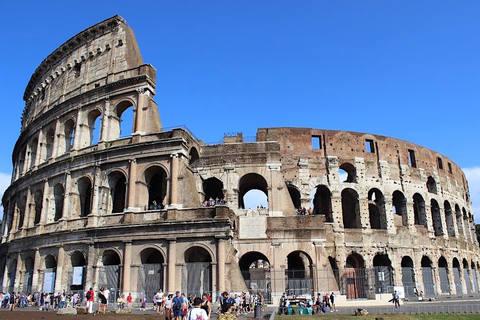 Kolosseum in Rom - Vorderansicht Eingang - Italien