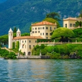 Villa Balbianello vom Comer See aus gesehen ist die schönste aller Villen am Lago di Como - Italien
