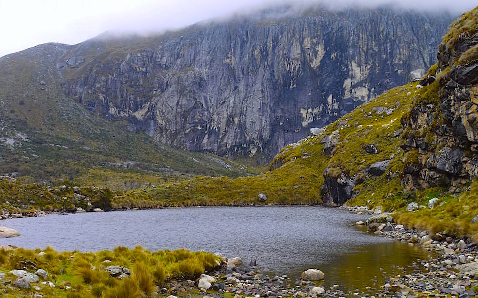 Kleiner See - Laguna 69 - Lake 69 - Nationalpark Huascaran bei Huaraz in Peru
