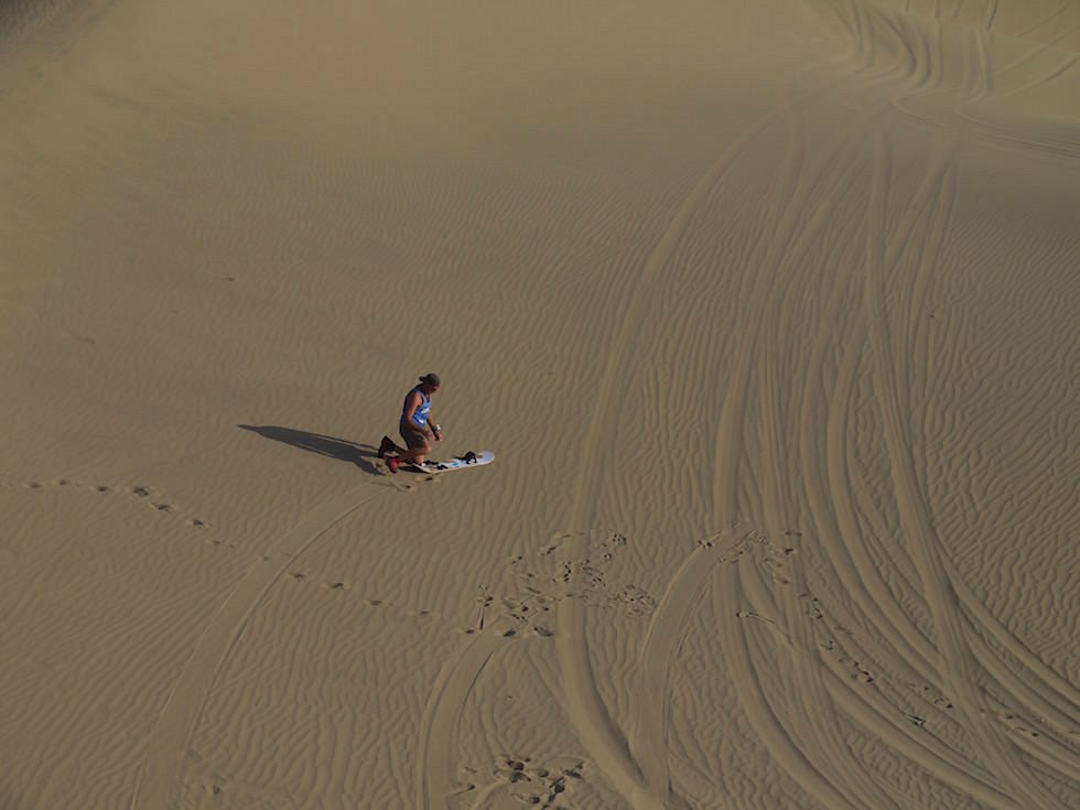 Sandboarding Sanddünen Huacachina Ica Peru