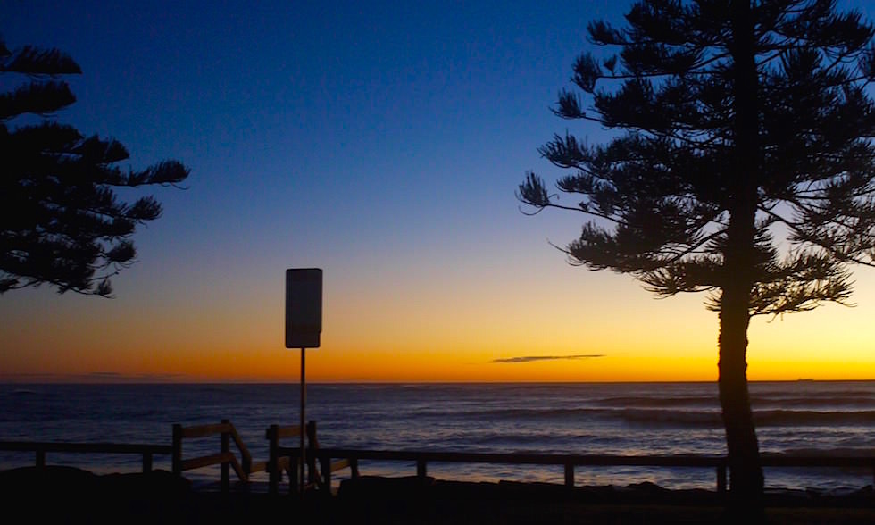 Sonnenaufgang am Moffat Beach Queensland
