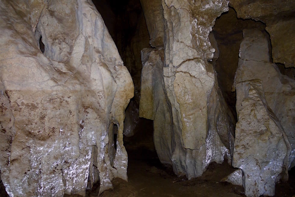 Felsformationen mit Diamanten bestückt - Box Canyon Caves - Oparara Basin an der Westküste der Südinsel Neuseelands