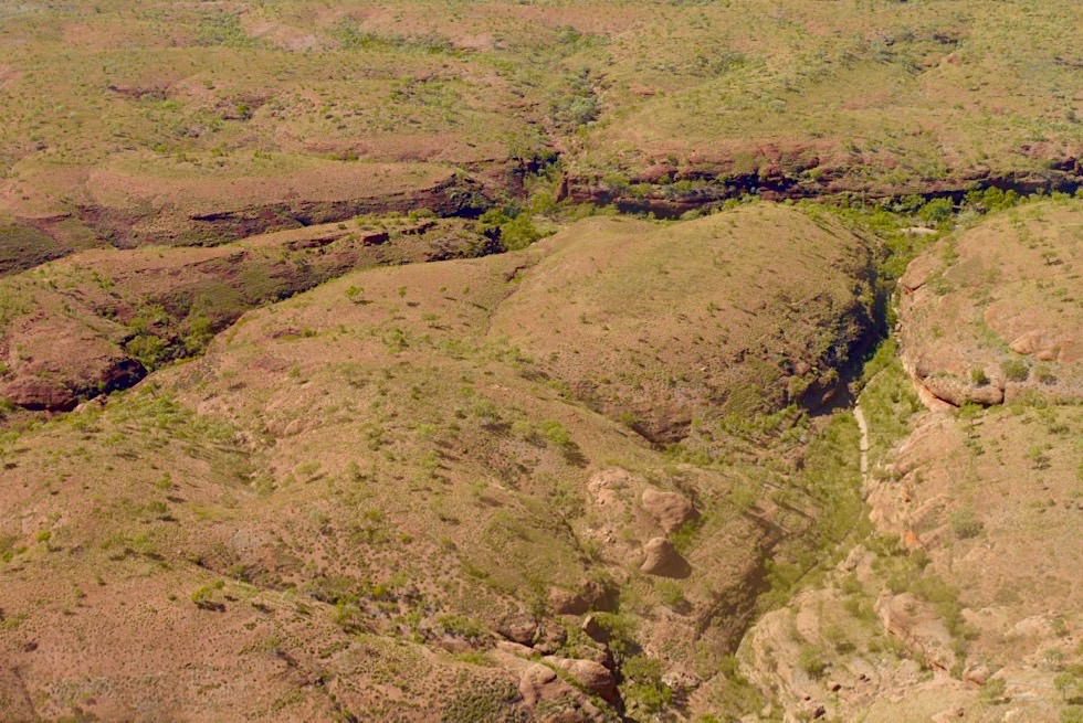 Blick auf das Purnululu Plateau gen Westen - Kingfisher Scenic Flight, Kununurra - Kimberley - Westen Australia