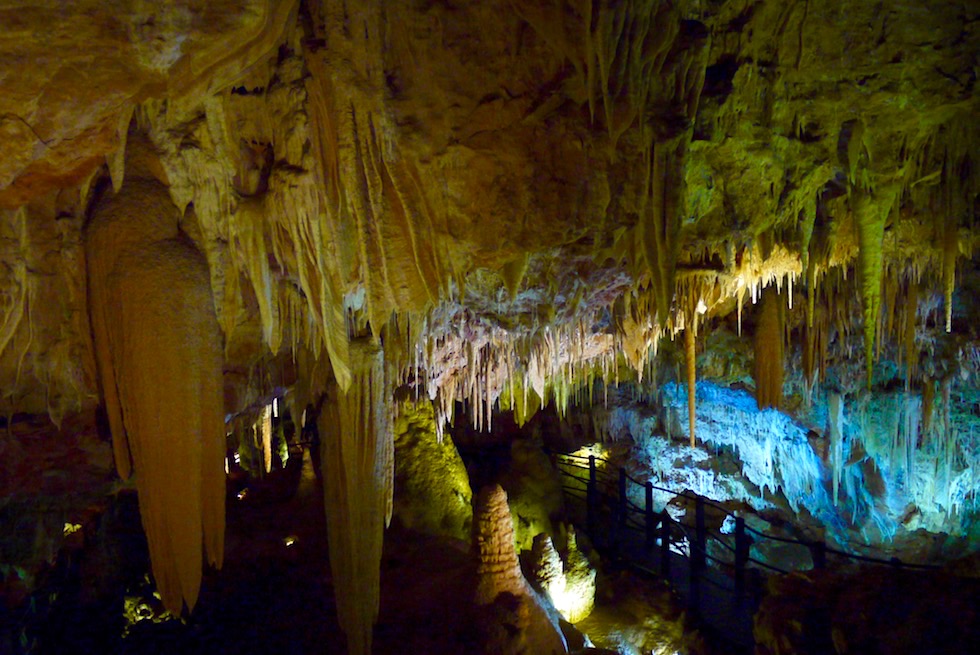 Margaret River Caves - Ngilgi Cave in Farben - Western Australia