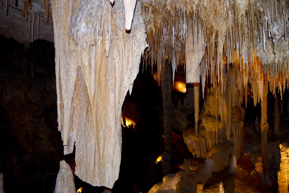 Sinterfahne in der Main Chamber - Mammoth Cave eine der Margaret River Caves- Western Australia