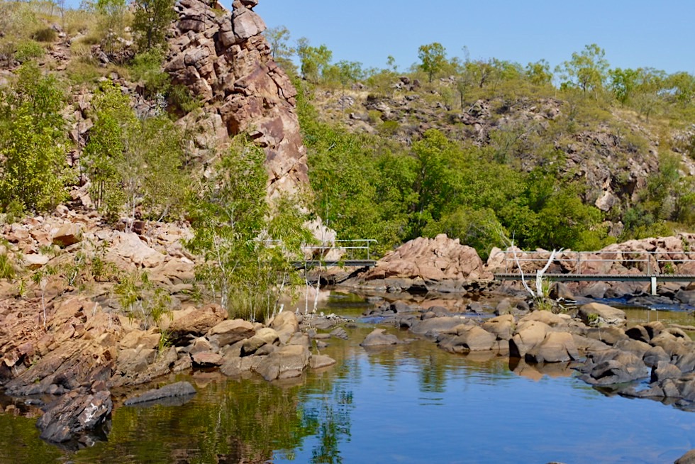 Edith Falls - Leliyn Loop Walk: Upper Pool Steg ermöglicht Rundwanderung - Nitmiluk National Park - Northern Territory