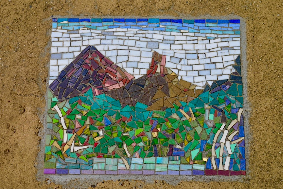 Glass House Mountains Lookout - Bunte Boden-Mosaikarbeiten - Sunshine Coast Hinterland - Queensland