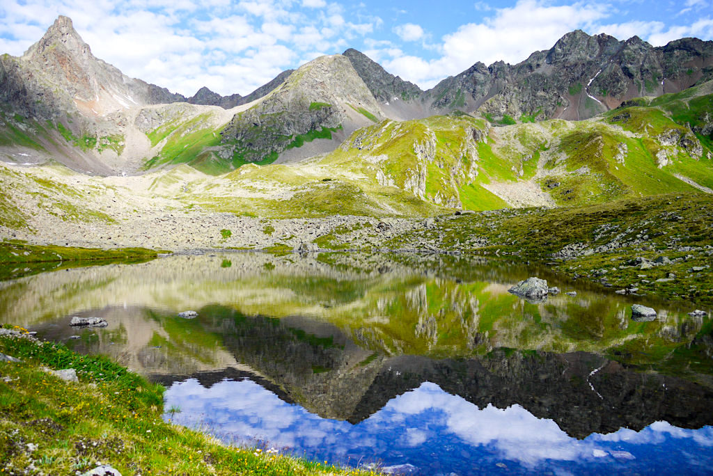 Idylle pur: der wunderschöne Seßsee bei der Niederelbehütte - Wandern im Paznaun & der Verwallgruppe - Österreich
