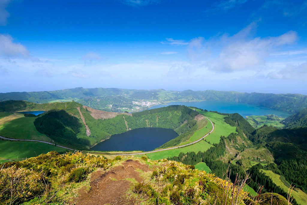 Bester Ausblick vom Boca do Inferno - Faszinierende und bester Ausblick auf die gesamte Kraterlandschaft der Sete Cidades - Sao Miguel, Azoren
