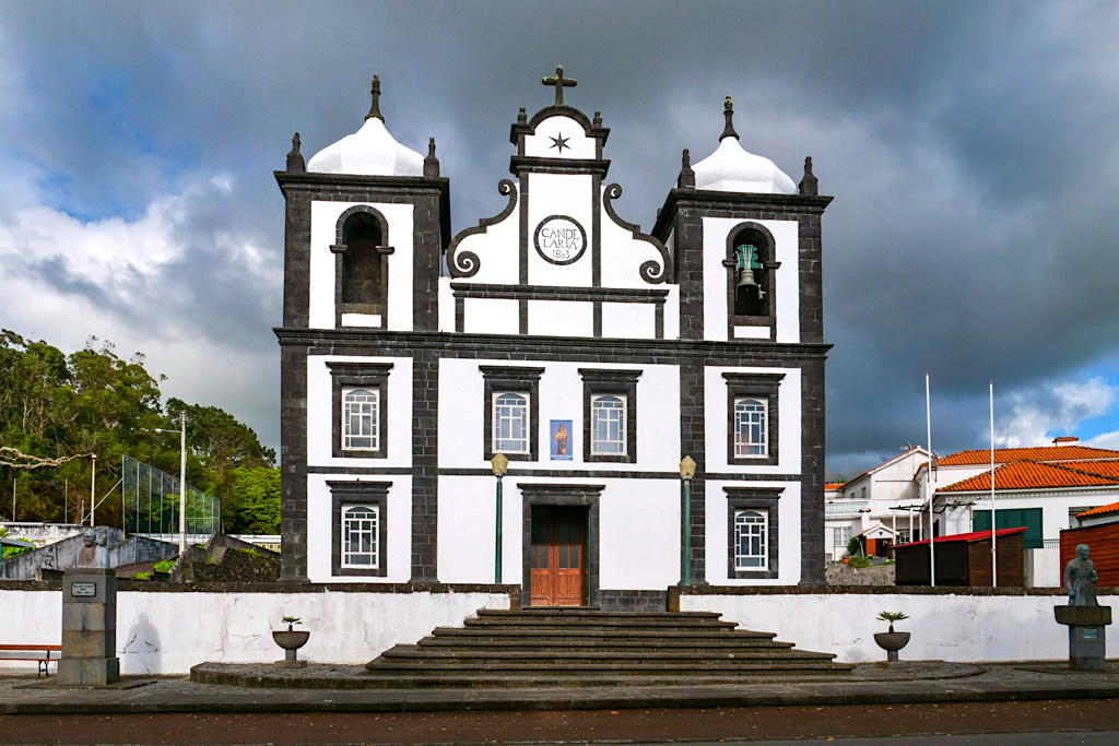 Kirche Nossa Senhora Das Candeias in Candelaria & Start der schönsten Wanderung PR 5 PIC durch die alten Verdelho Weinanbaugebiete mit Weltkulturerbe-Status - Pico, Azoren