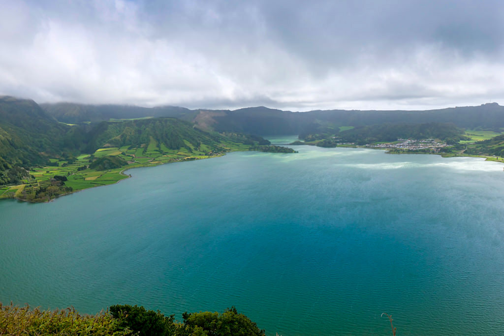 Miradouro da Cumeeira - Grandioser Ausblick auf den Lagoa Azul, Lagoa Verde & Sete Cidades - Sao Miguel, Azoren