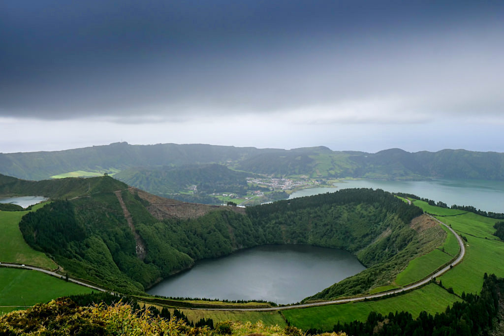 Sete Cidades - Ausblicke auf der Wanderung am östlichen Kraterrand - Sao Miguel, Azoren