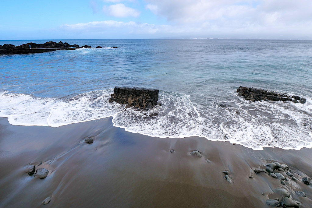 Praia do Almoxarife - schöner schwarzer Sandstrand nördlich von Horta - Faial - Azoren