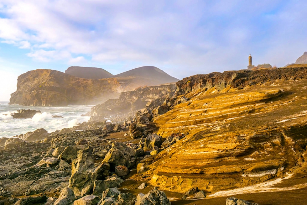 Punta dos Capelinhos - Hauptattraktion der Faial Sehenswürdigkeiten und bestes, jüngstes Beispiel für die Vulkangeschichte der Azoren