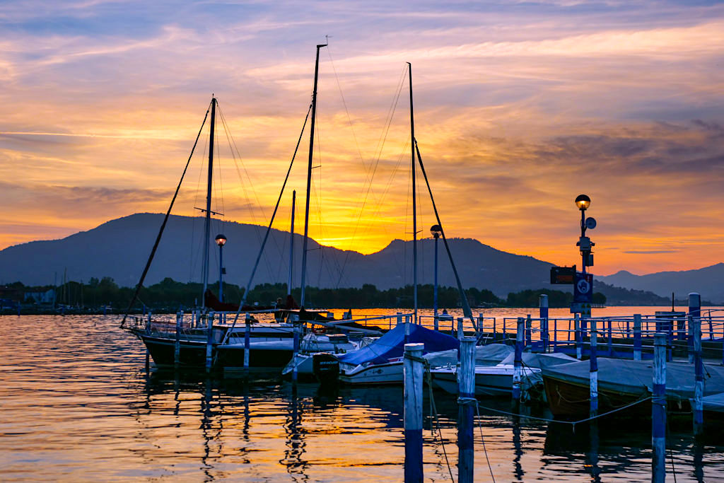 Iseo & Lago d'Iseo - Hafen bei Sonnenuntergang, wie wunderschön! - Italien