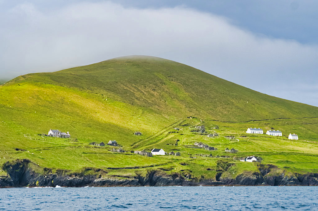 Great Blasket Island ist reich an irischer Kultur & rauer Schönheit - Dingle Peninsula - Irland