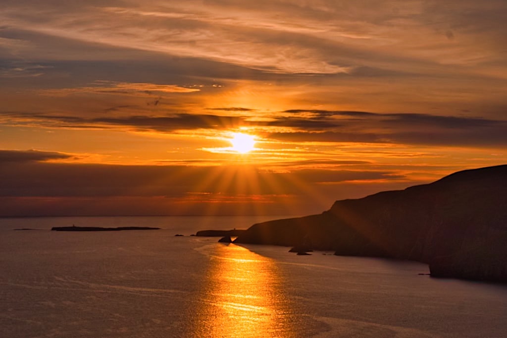 Fantastisch schöne Sonnenuntergänge am Sliabh Liag Viewpoint - Donegal, Irland
