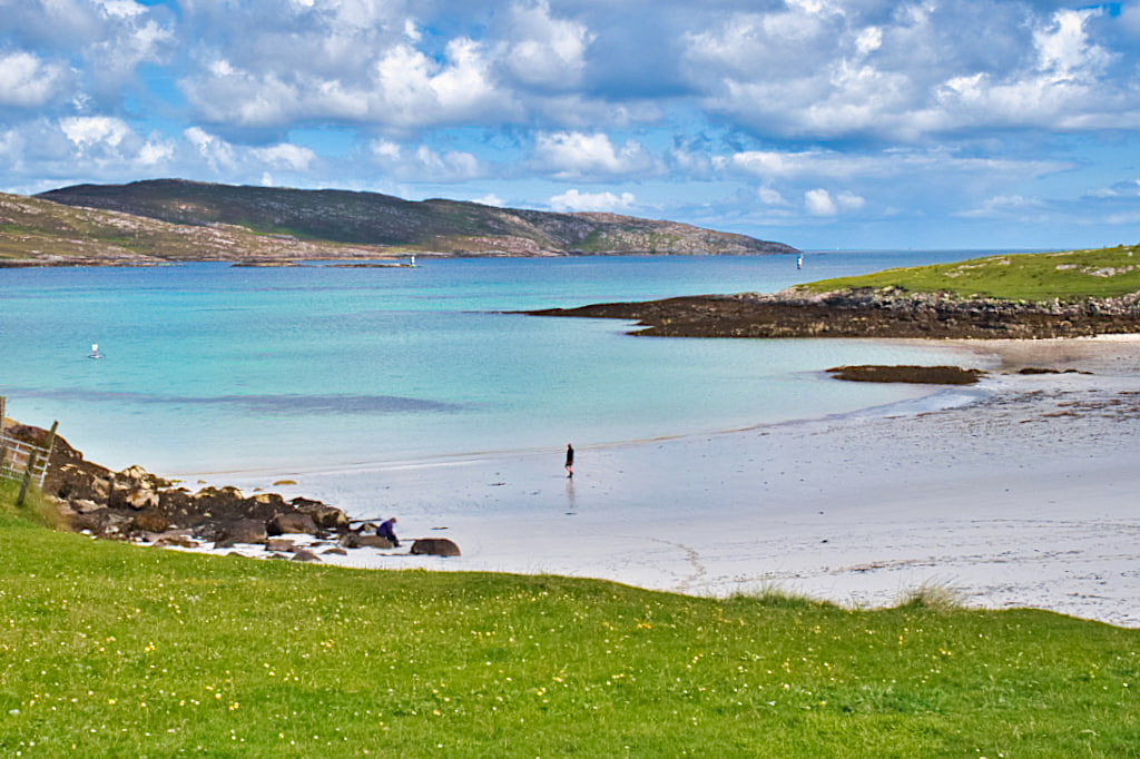 Eilean Caragraich Bay ist der größte und meistbesuchte Strand auf der Halbinsel Uidh -Insel Vatersay - Äußere Hebriden