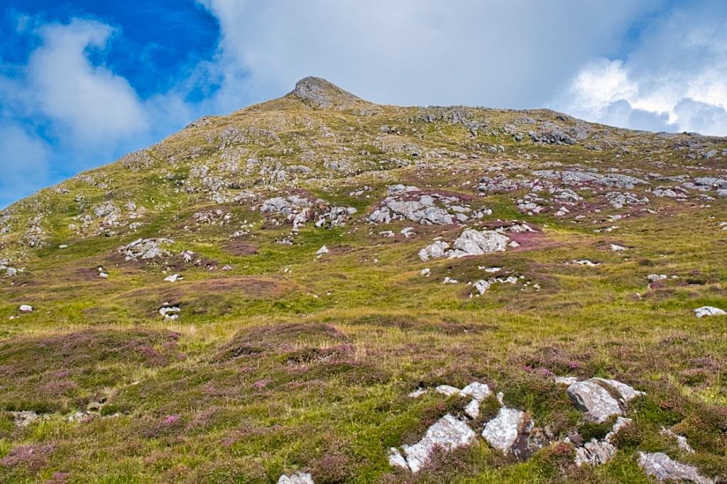 Der Berg Heaval ist die höchste Erhebung auf der Insel Barra - Äußere Hebriden